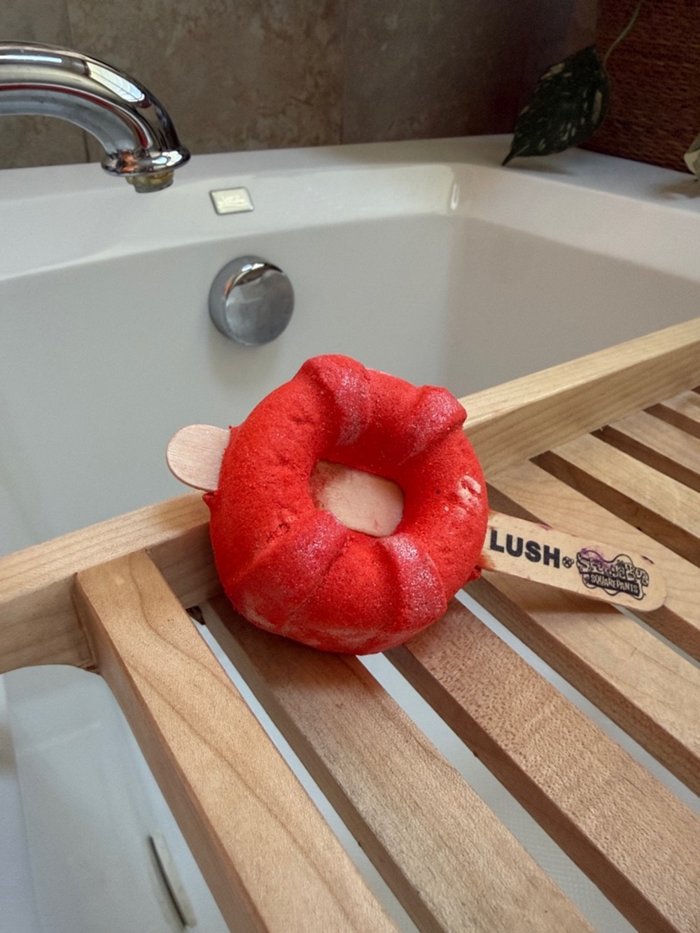 LUSH Bikini Bottom bubble bar